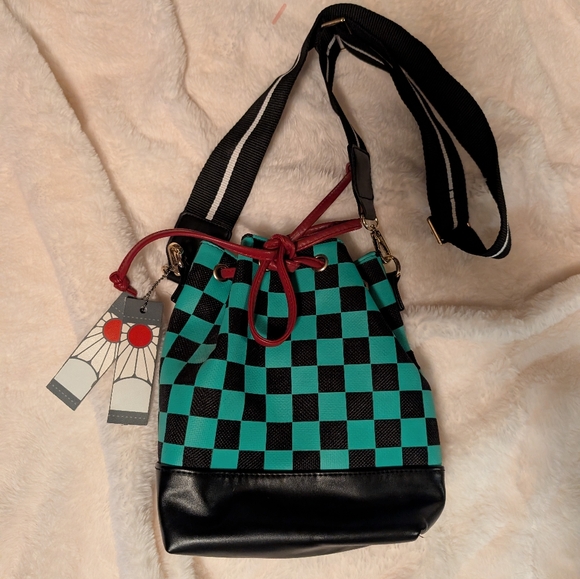 DEMON SLAYER BUCKET BAG - Picture 2 of 5